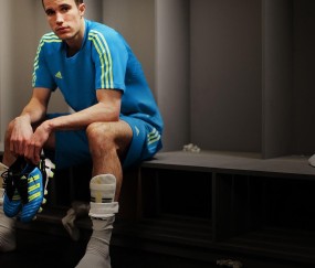 kaiyun登录-哈兰德王者归来！逆转首秀状态火爆，加拿大观众沸腾如潮，哈兰德归来献逆转首秀，全场沸腾见证王者加冕